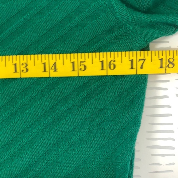 Dana Buchman green sweater - Picture 6 of 9